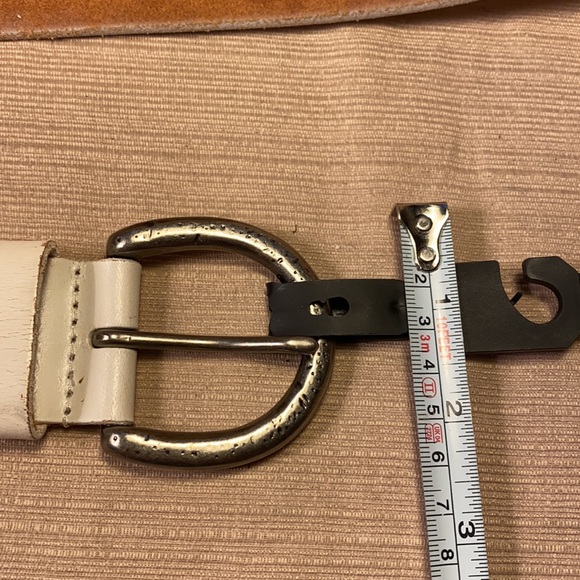 Olga Santini almost NEW laser cut leather belt - Picture 11 of 16
